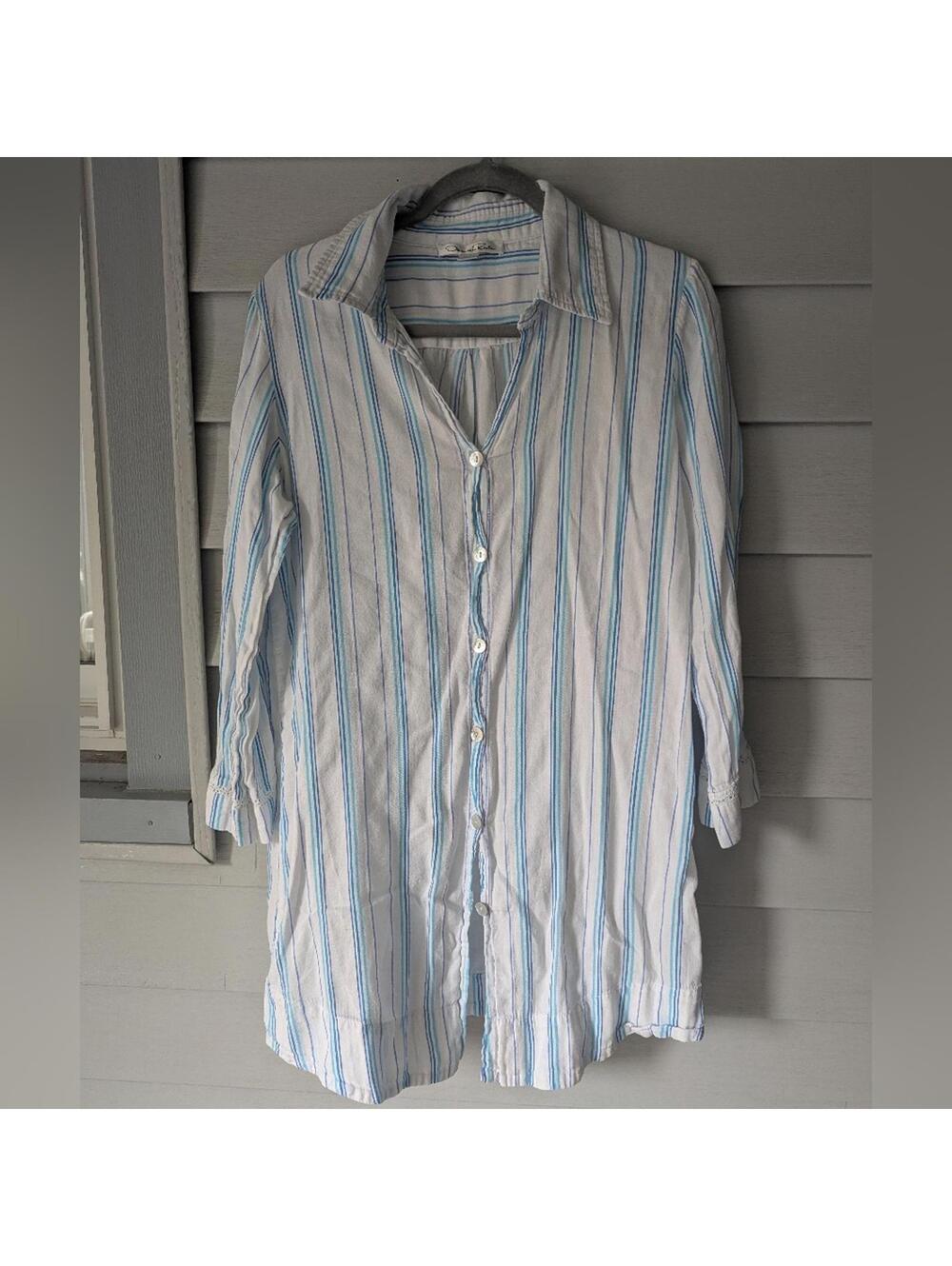 Oscar De La Renta Blue and White Striped Button-Up